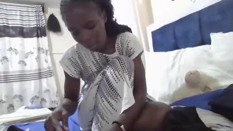 pretty_petite_ebony online show from October 5, 2025, 2:15 pm