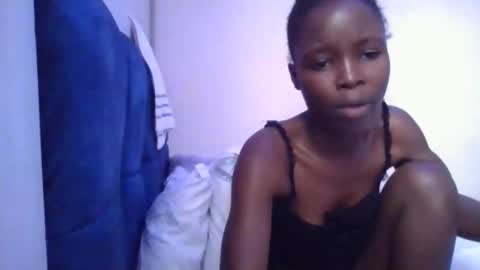 Snapshot of pretty_petite_ebony chatting on April 26, 2026, 6:11 am pretty_petite_ebony online show from April 26, 2026, 6:11 am