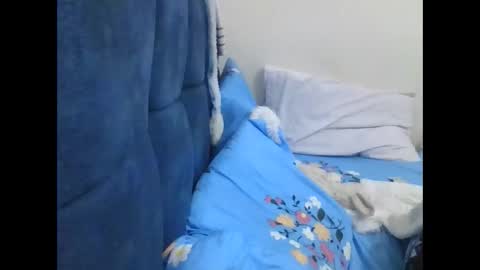 Snapshot of pretty_petite_ebony chatting on May 19, 2026, 1:33 am pretty_petite_ebony online show from May 19, 2026, 1:33 am