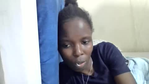 Snapshot of pretty_petite_ebony chatting on May 26, 2026, 2:07 am pretty_petite_ebony online show from May 26, 2026, 2:07 am