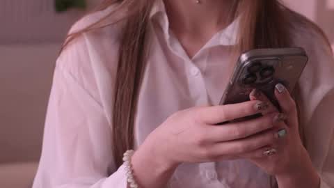 Elina online show from April 20, 2026, 9:56 am