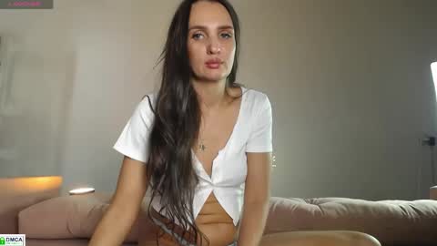 Snapshot of pretty_sharon chatting on April 13, 2026, 4:18 am Sharon online show from April 13, 2026, 4:18 am