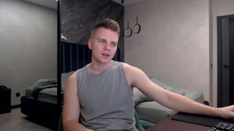 Justin online show from November 21, 2025, 6:28 pm