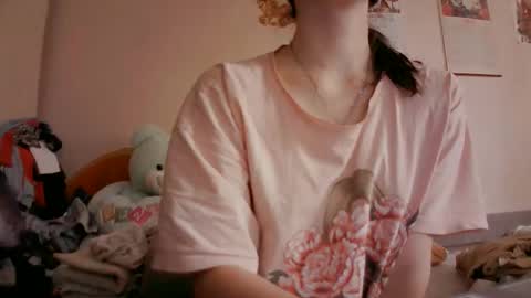 Snapshot of prettybella_7 chatting on May 28, 2026, 9:17 am Bella online show from May 28, 2026, 9:17 am