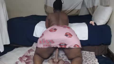 Snapshot of prettyblack25 chatting on March 7, 2026, 11:24 pm Cindy online show from March 7, 2026, 11:24 pm