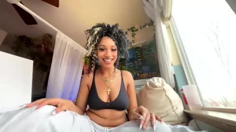 Snapshot of prettyblackgal chatting on February 2, 2026, 12:20 am prettyblackgal online show from February 2, 2026, 12:20 am