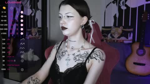 Snapshot of prettybones chatting on December 30, 2024, 9:48 am Violet online show from December 30, 2024, 9:48 am
