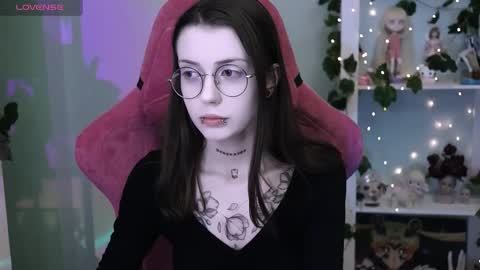 Violet online show from February 26, 2026, 3:05 am