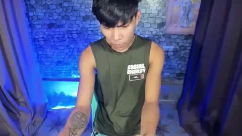 Snapshot of prettyboy_asian chatting on September 26, 2025, 7:34 am Mark online show from September 26, 2025, 7:34 am