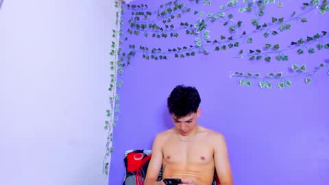 Snapshot of prettybunnies08 chatting on February 11, 2025, 3:18 am Enzo Denis online show from February 11, 2025, 3:18 am