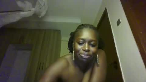 Snapshot of prettydulce chatting on May 6, 2026, 2:19 am prettydulce online show from May 6, 2026, 2:19 am