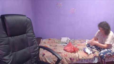 prettyjulliette online show from January 24, 2025, 9:47 pm