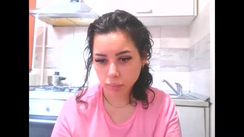 prettyjulliette online show from January 16, 2026, 11:47 am