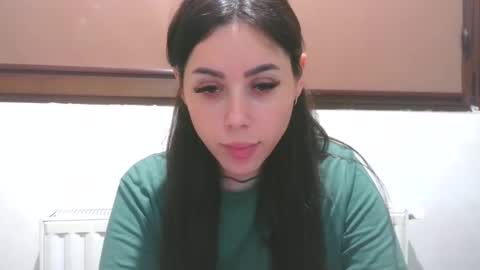 prettyjulliette online show from March 29, 2026, 8:20 pm