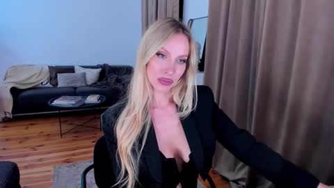 Eva online show from October 11, 2025, 11:47 pm