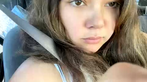 Snapshot of prettylatinamomma01 chatting on October 17, 2025, 6:21 pm prettylatinamomma01 online show from October 17, 2025, 6:21 pm