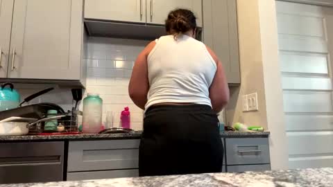 Snapshot of prettylatinamomma01 chatting on November 4, 2025, 6:07 pm prettylatinamomma01 online show from November 4, 2025, 6:07 pm