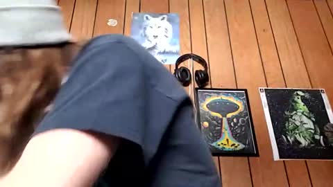 prettysolidd7 online show from January 5, 2025, 7:17 pm