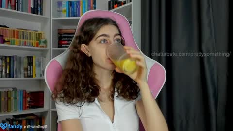 Snapshot of prettysomething chatting on December 8, 2024, 5:44 pm Sophie next stream will be at Monday i will wait you guys online show from December 8, 2024, 5:44 pm