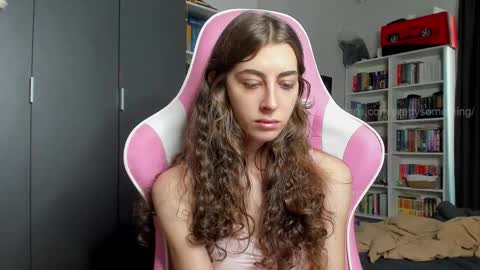 Snapshot of prettysomething chatting on February 18, 2026, 9:49 am Sophie next stream will be at Monday i will wait you guys online show from February 18, 2026, 9:49 am