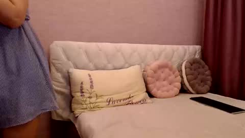 Taya online show from October 15, 2025, 6:35 am