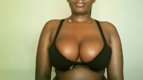 Snapshot of prettyvishy chatting on July 6, 2026, 2:08 am prettyvishy online show from July 6, 2026, 2:08 am