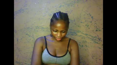 Snapshot of prettyxxpac chatting on February 14, 2026, 12:35 pm prettyxxpac online show from February 14, 2026, 12:35 pm