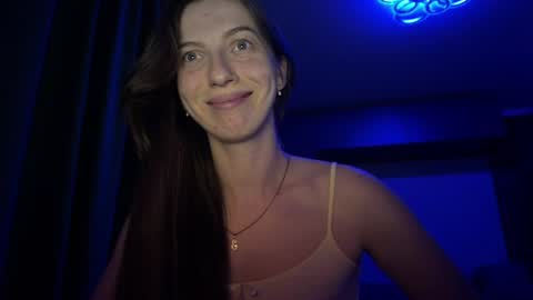 Snapshot of prettyyy_angel chatting on August 3, 2026, 6:33 pm prettyyy_angel online show from August 3, 2026, 6:33 pm