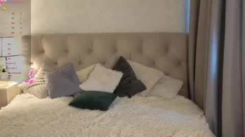 Snapshot of prettyyy_kitty chatting on February 25, 2026, 2:32 am Kitty online show from February 25, 2026, 2:32 am