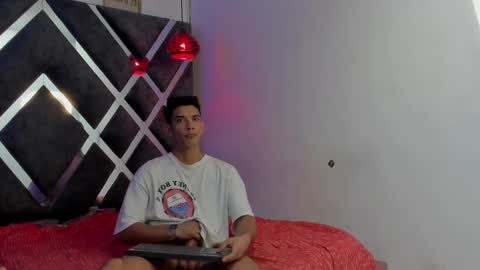 Snapshot of prince_arthur77 chatting on January 3, 2025, 4:06 pm prince_arthur77 online show from January 3, 2025, 4:06 pm