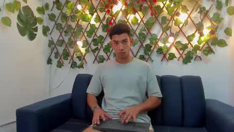 Snapshot of prince_arthur77 chatting on January 5, 2025, 6:56 pm prince_arthur77 online show from January 5, 2025, 6:56 pm