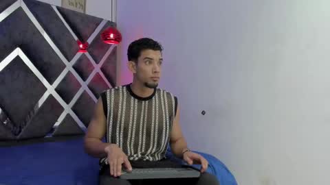Snapshot of prince_arthur77 chatting on January 26, 2025, 12:33 pm prince_arthur77 online show from January 26, 2025, 12:33 pm