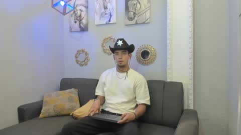 Snapshot of prince_arthur77 chatting on February 2, 2025, 12:46 pm prince_arthur77 online show from February 2, 2025, 12:46 pm