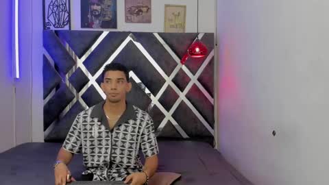 Snapshot of prince_arthur77 chatting on February 4, 2025, 12:55 pm prince_arthur77 online show from February 4, 2025, 12:55 pm