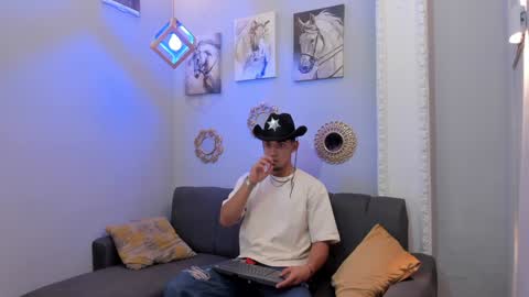 Snapshot of prince_arthur77 chatting on February 8, 2025, 12:39 pm prince_arthur77 online show from February 8, 2025, 12:39 pm