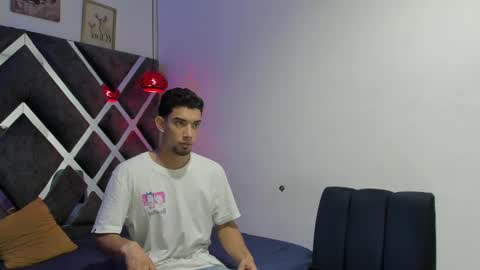 Snapshot of prince_arthur77 chatting on February 25, 2025, 1:06 pm prince_arthur77 online show from February 25, 2025, 1:06 pm