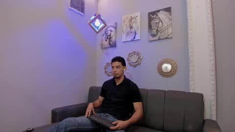 Snapshot of prince_arthur77 chatting on February 26, 2025, 12:47 pm prince_arthur77 online show from February 26, 2025, 12:47 pm