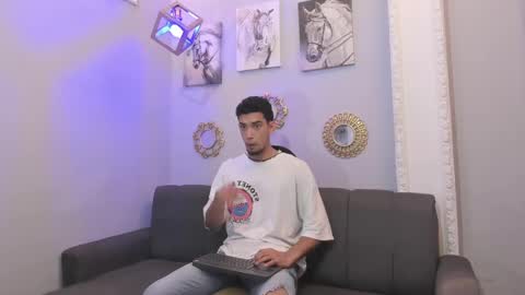 Snapshot of prince_arthur77 chatting on March 6, 2025, 12:41 pm prince_arthur77 online show from March 6, 2025, 12:41 pm