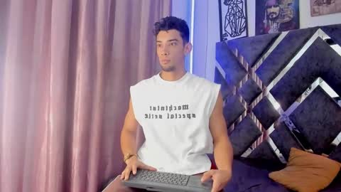 Snapshot of prince_arthur77 chatting on October 1, 2025, 1:39 pm prince_arthur77 online show from October 1, 2025, 1:39 pm