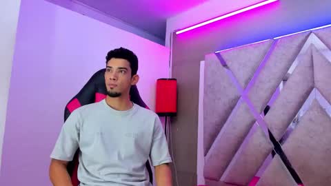 Snapshot of prince_arthur77 chatting on October 17, 2025, 1:35 pm prince_arthur77 online show from October 17, 2025, 1:35 pm