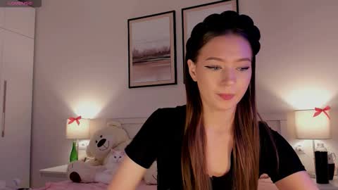 Princess Diana online show from November 29, 2025, 7:17 pm