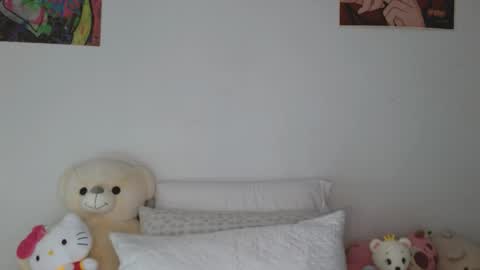 Sophie online show from March 16, 2026, 6:23 pm