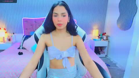 Snapshot of princess_skinny18 chatting on June 22, 2026, 9:23 pm princess_skinny18 online show from June 22, 2026, 9:23 pm