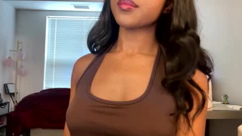 Snapshot of princessaleah chatting on November 12, 2025, 5:24 pm Princess Aleah online show from November 12, 2025, 5:24 pm