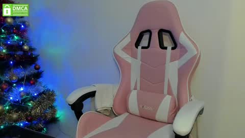 Snapshot of princesse_katey chatting on December 6, 2024, 8:07 pm miss me check out my YT   online show from December 6, 2024, 8:07 pm