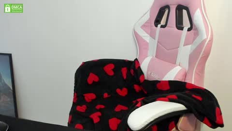 Snapshot of princesse_katey chatting on February 7, 2025, 8:33 am miss me check out my YT   online show from February 7, 2025, 8:33 am