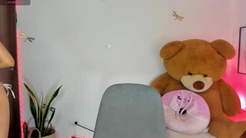 princessluna_14 online show from December 13, 2025, 9:53 pm