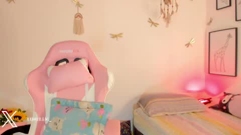 princessluna_14 online show from May 29, 2026, 9:13 pm