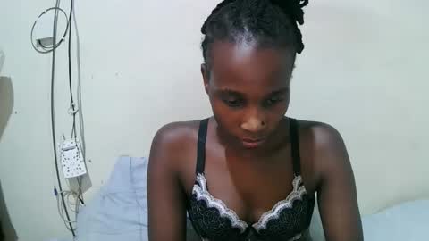 Snapshot of pritty_amber chatting on April 28, 2026, 2:38 am pritty_amber online show from April 28, 2026, 2:38 am