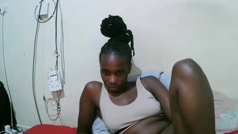 Snapshot of pritty_amber chatting on May 1, 2026, 11:42 pm pritty_amber online show from May 1, 2026, 11:42 pm